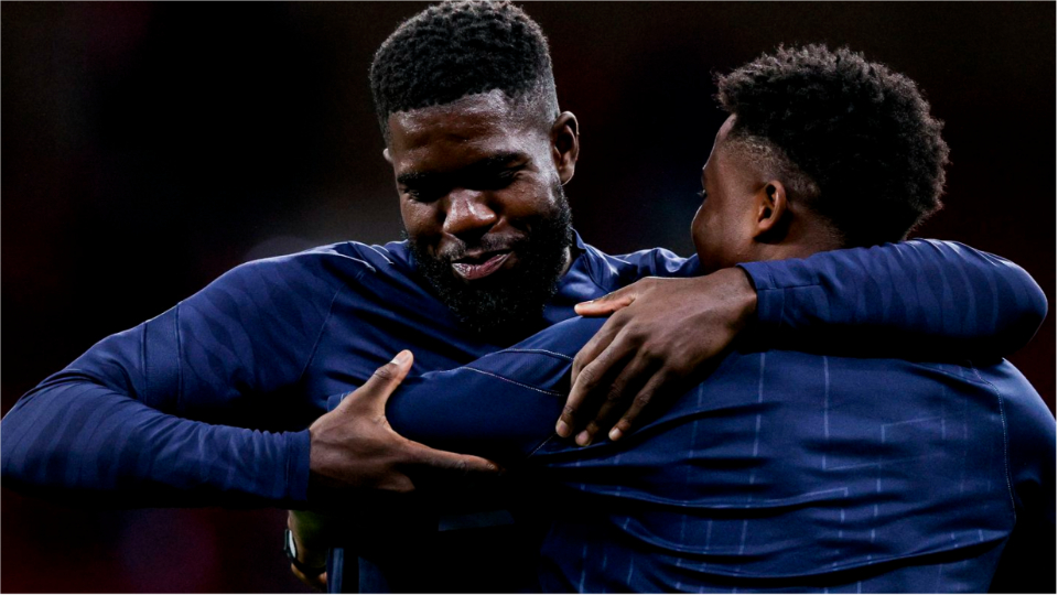 Umtiti përshëndetet me lojtarët e Barçës, Ansu Fati ka një mesazh për mbrojtësin