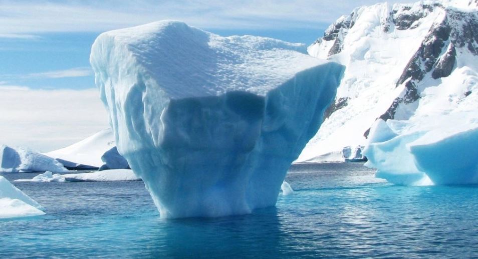 Studiuesit paralajmërojnë: Shtresa më e madhe e akullit në botë është në rrezik