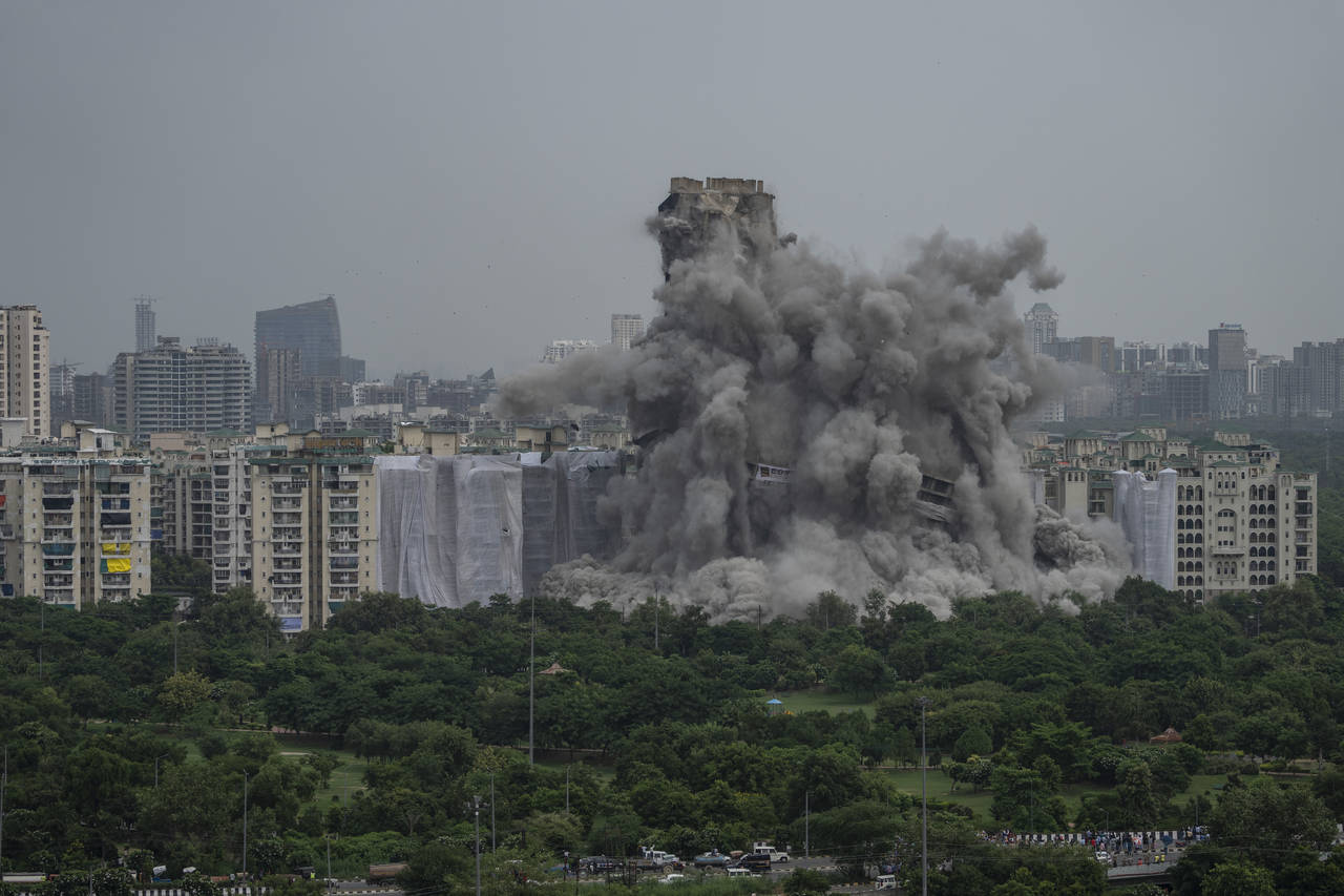 VIDEO/ Shemben “live” kullat e paligjshme në Indi, u përdorën më shumë se 3.7 tonë eksploziv