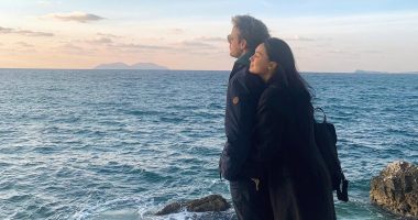 U tha se janë ndarë, këngëtari shqiptar publikon foton me të fejuarën