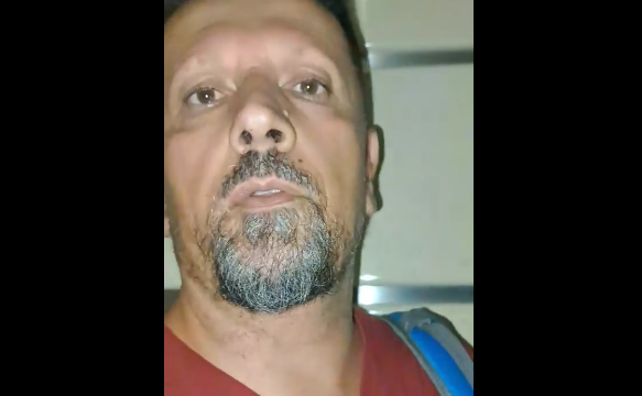 VIDEO/ Ikin dritat, gazetari bllokohet në ashensor: Vdiqa nga i nxehti