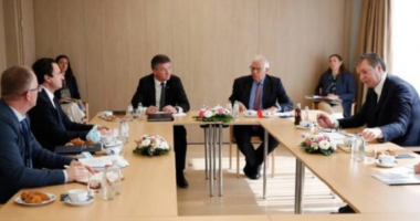 Tensionet Kosovë-Serbi, Bashkimi Evropian kritikon të dyja palët