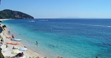 Cilët turistë po i “vjedhim” Greqisë? Mungesa e arsyetimit logjik për turizmin