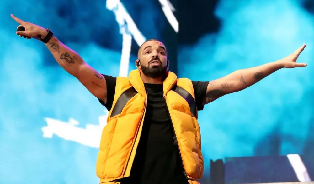 “Ndihem i dëshpëruar”, reperi me famë botërore jep lajmin e keq për fansat