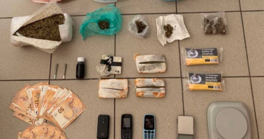 Hashash çokollatë dhe me piper, shqiptari dhe greku vihen në pranga pas kontrollit në magazinë