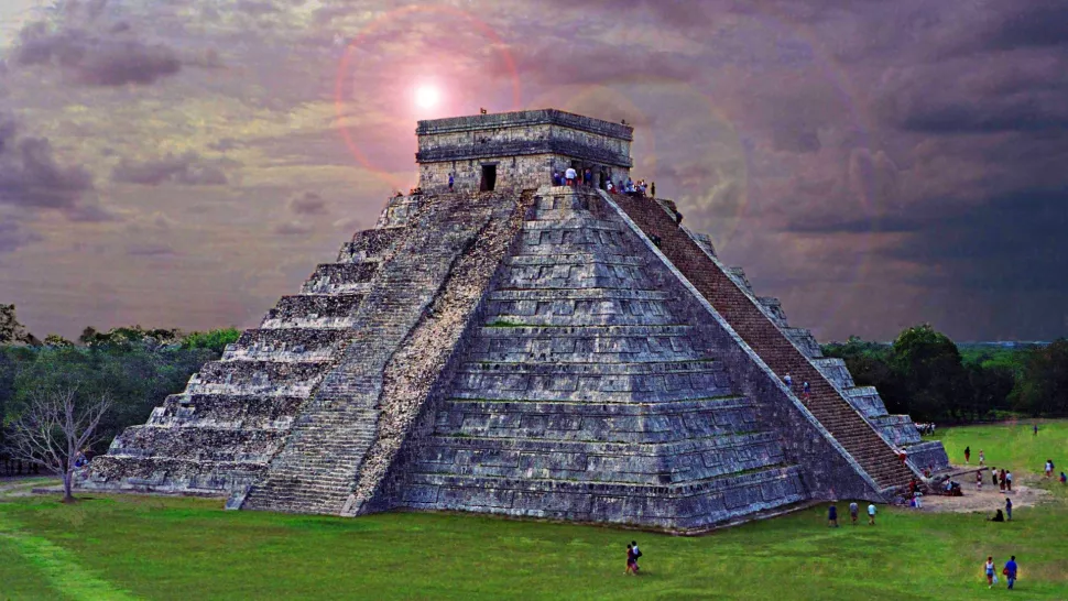 Çfarë fshihet brenda piramidave të lashta Maja?