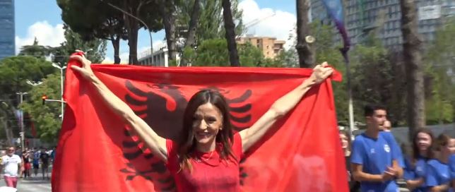 U shpall kampione e Europës, Luiza Gega merr titullin e veçantë nga Bashkia e Bulqizës