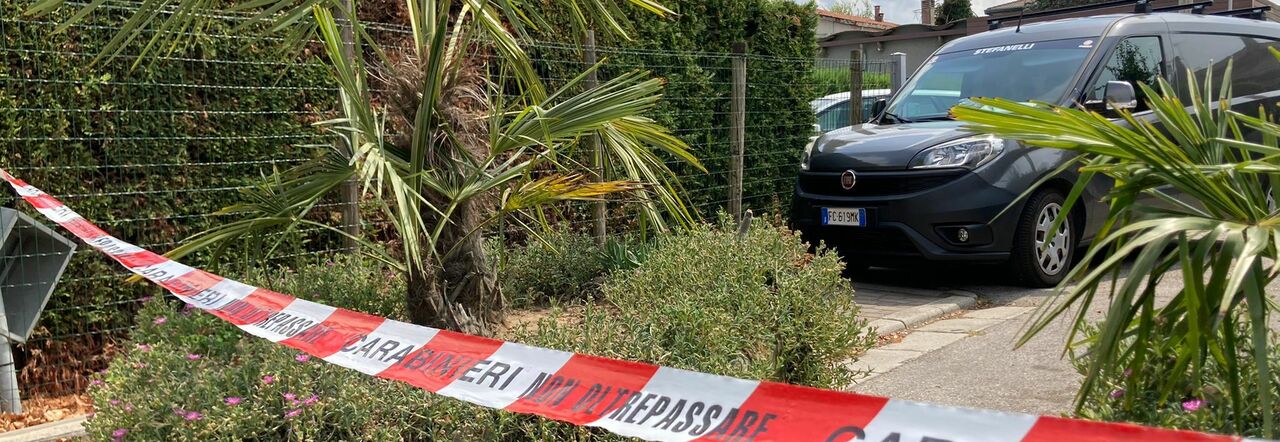 Tragjedi në Itali, babai nuk vë re praninë e vajzës 1 vjeçe, i kalon sipër me makinë