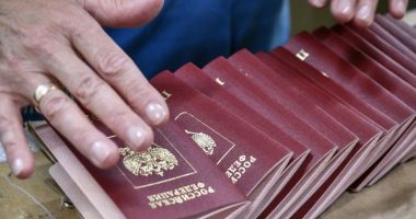 Rusia pezullon lëshimin e pasaportave biometrike