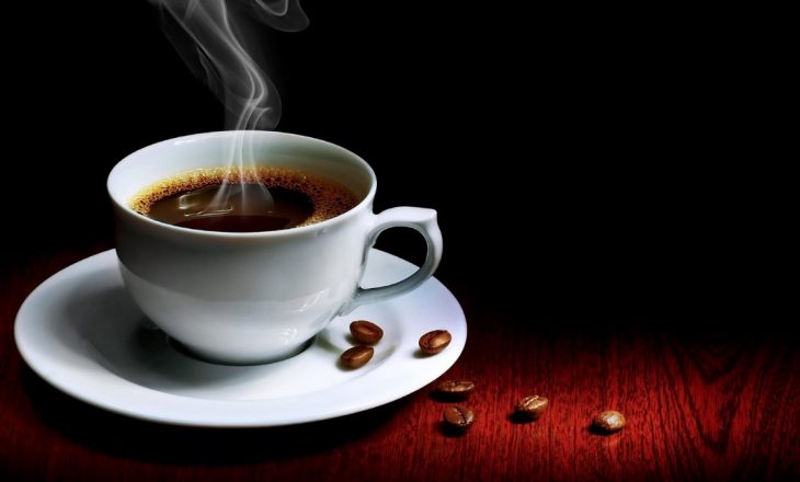 Mos e pini më kurrë kafenë e nxehtë, studimi tregon nga çfarë rrezikoheni