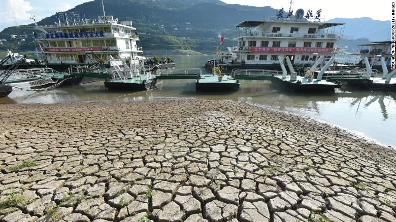 Kina fillon mbjelljen e reve në lumin Yangtze pas tharjes