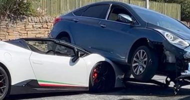 VIDEO/ Lamborghini luksoz “i dorëzohet” Hyundai-t, deformohet nga përplasja