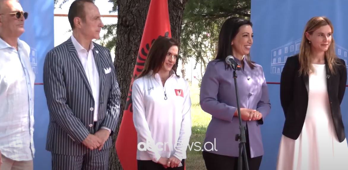 Kampionia e Europës, Luiza Gega pritet me ceremoni në Tiranë