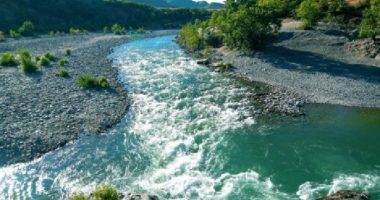 Gjendet një trup i dekompozuar në lumin Seman, policia jep detajet