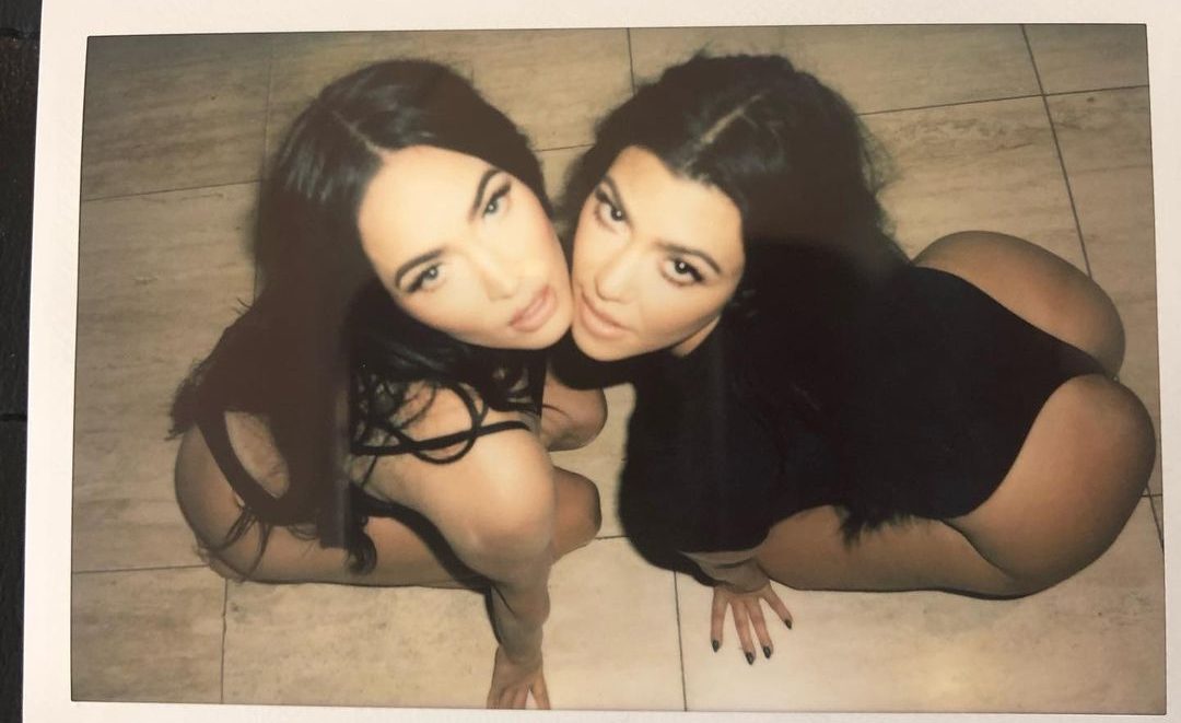 “A duhet t’i bashkohemi OnlyFans?”, Megan Fox dhe Kourtney Kardashian i vënë “flakën” rrjetit me pozat provokuese