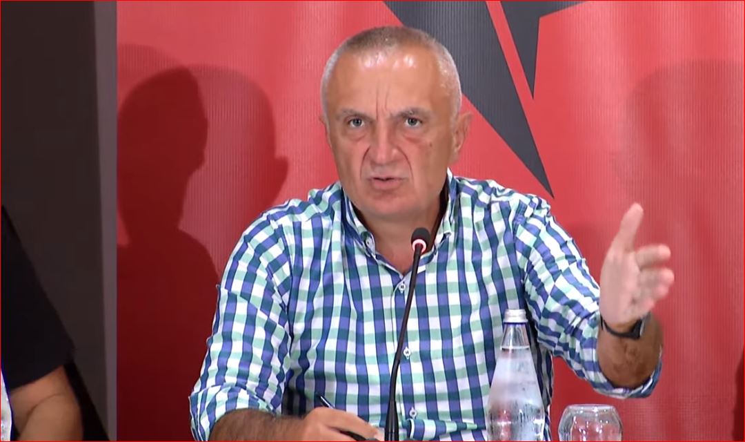 Metës i kujtojnë djegien e mandateve në Vlorë: Turp të ketë LSI, e ka porosinë të shkruar ish-kryetarja juaj