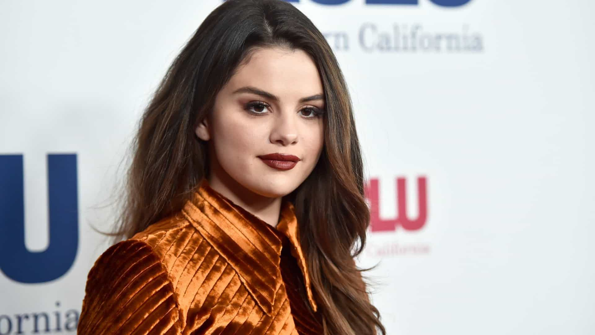 FOTO/Selena Gomez e lidhur me producentin italian? “Kapet mat” në jahtin luksoz