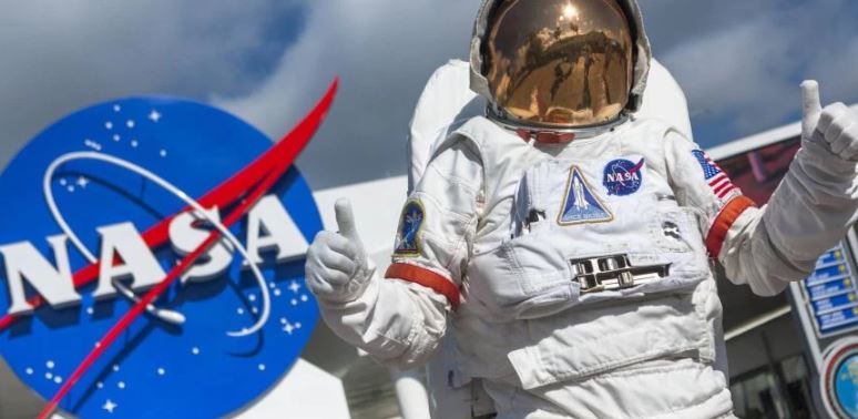 Fluturimet private hapësinore do të bëhen me astronautë në pension, NASA zbulon arsyen