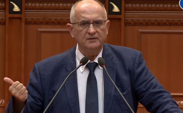 Vasili: Qeveria ka marrë peng Parlamentin e Shqipërisë