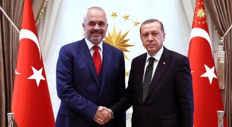 Kritikoi BE-në dhe lavdëroi Turqinë, media turke i bën jehonë fjalimit falenderues të Ramës ndaj Erdoganit