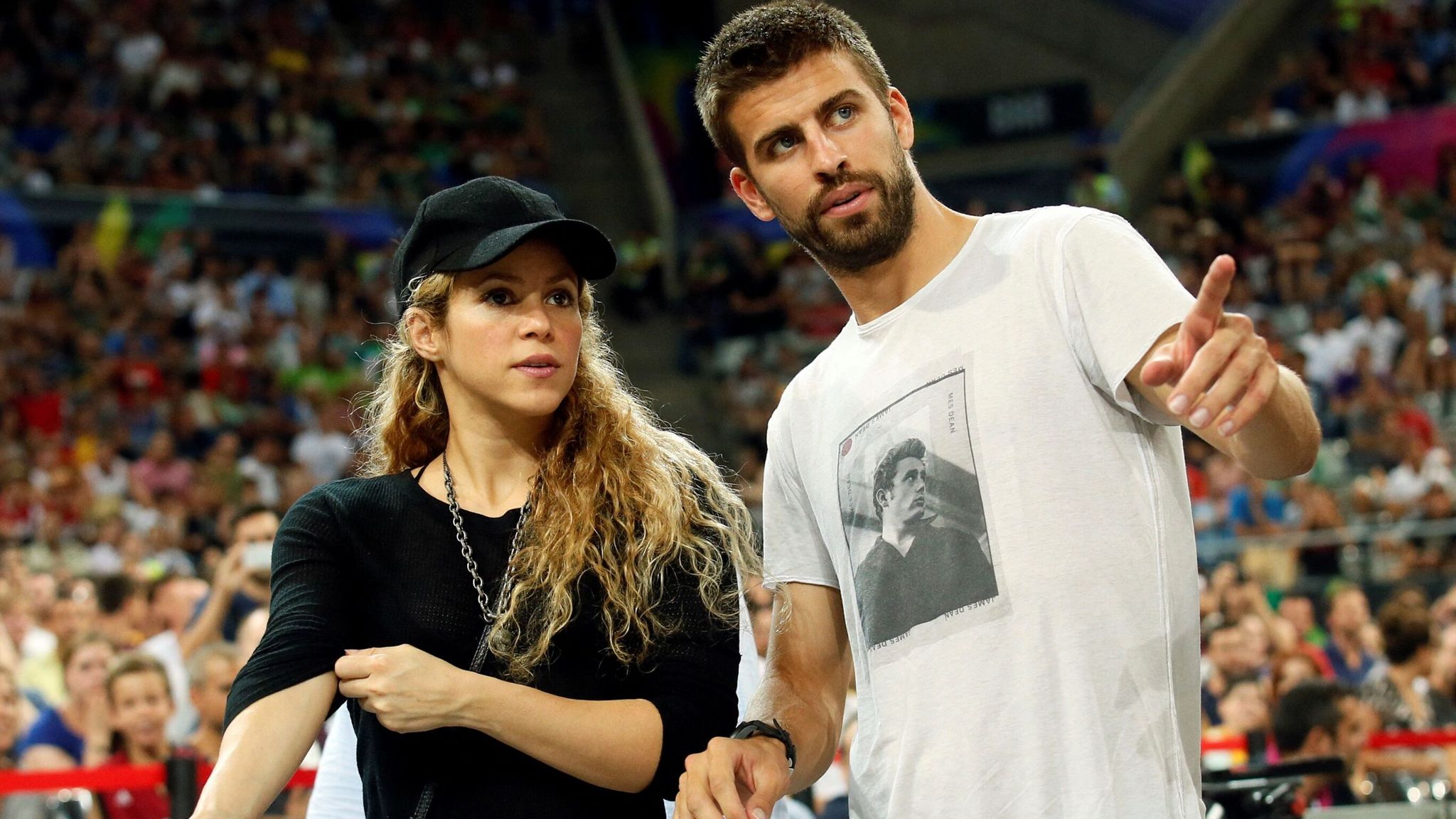 Shakira foli për ndarjen, reagon Pique: Po luan rolin e viktimës