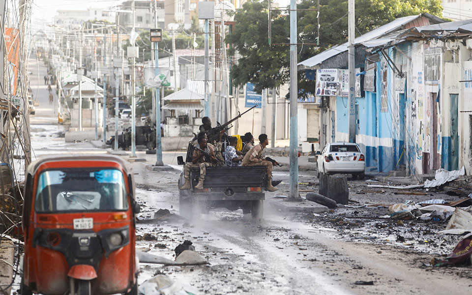 Sulm në një hotel në Somali, 21 të vdekur dhe qindra të plagosur