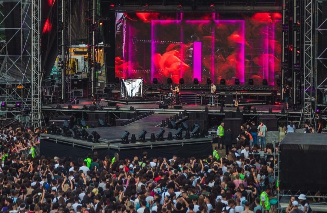 Konfirmohet emri i parë, reperi i famshëm italian vjen në Tiranë për “Sunny Hill Festival”