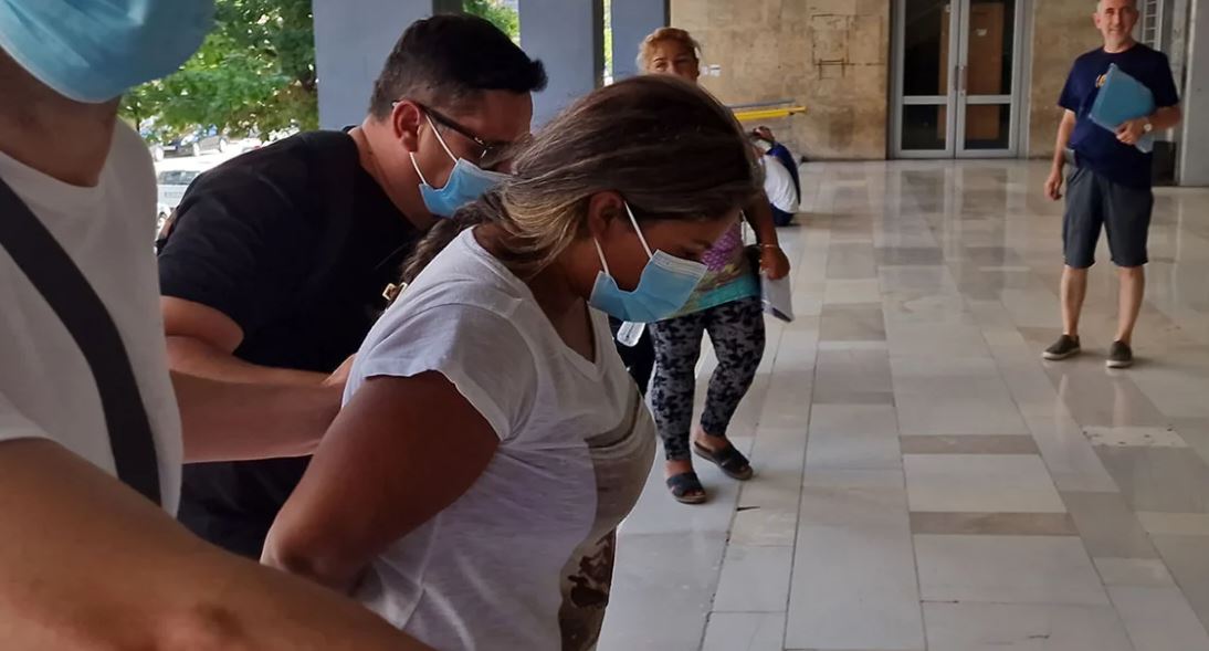 U përleshën për një burrë, dy gratë shqiptare përfundojnë njëra në burg tjetra në spital pas sherrit me thikë