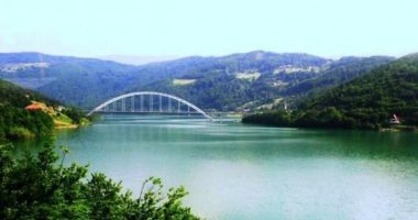 Sulmohet me armë Policia e Kosovës në liqenin e Ujmanit