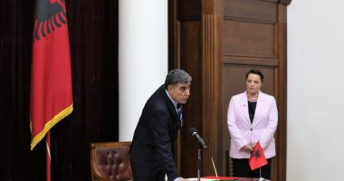 Betohet para Presidentit  gjyqtari më i ri i Gjykatës Kushtetuese, Toska: Do jem besnik ndaj Kushtetutës