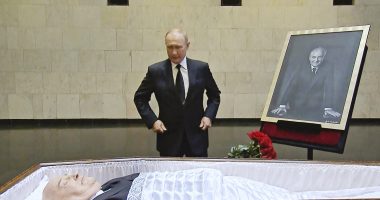 Putin i mohon Gorbaçovit një funeral shtetëror, nuk merr pjesë në nderimet për liderin e fundit sovjetik