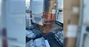 Mallra dhe veshje kontrabandë në Tiranë, arrestohet shoferi i furgonit, në kërkim pronari i dyqanit