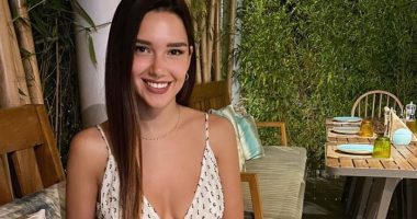 FOTO/Me bikini si rrallëherë, Nevina Shtylla shfaqet sensuale në bregdet