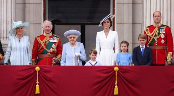 Çfarë po ndodh me shëndetin e Mbretëreshës Elizabeth? E gjithë familja mbretërore mbërrin me urgjencë në Kalanë e Balmoral