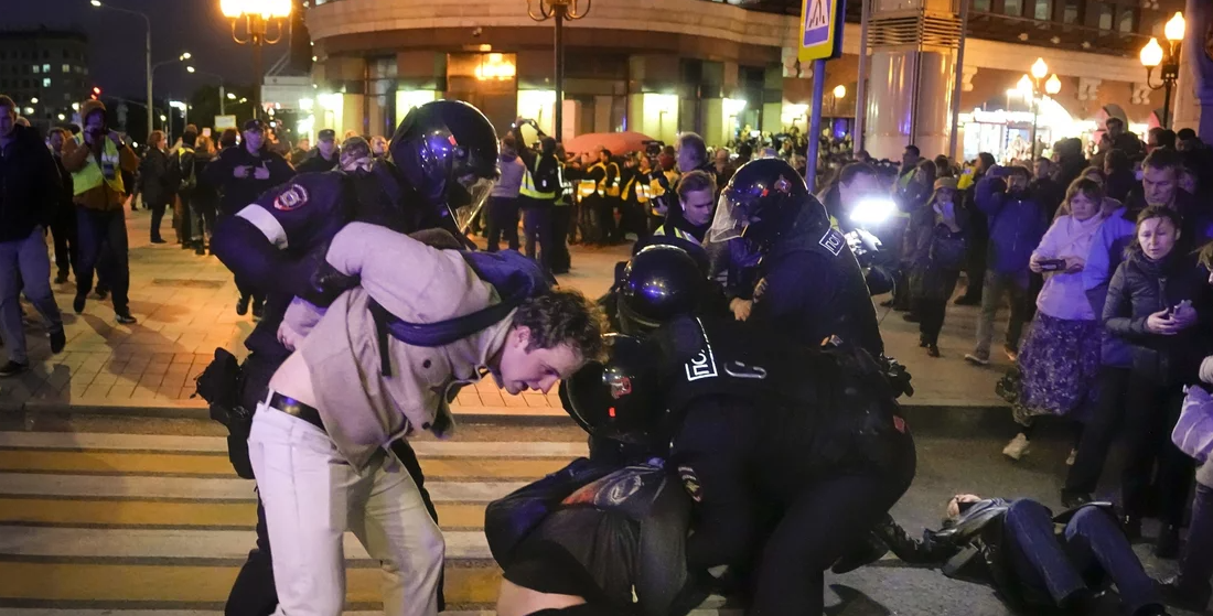 VIDEO/ Valë zemërimi në Rusi, protestuesit: Le të shkojë Putin në luftë