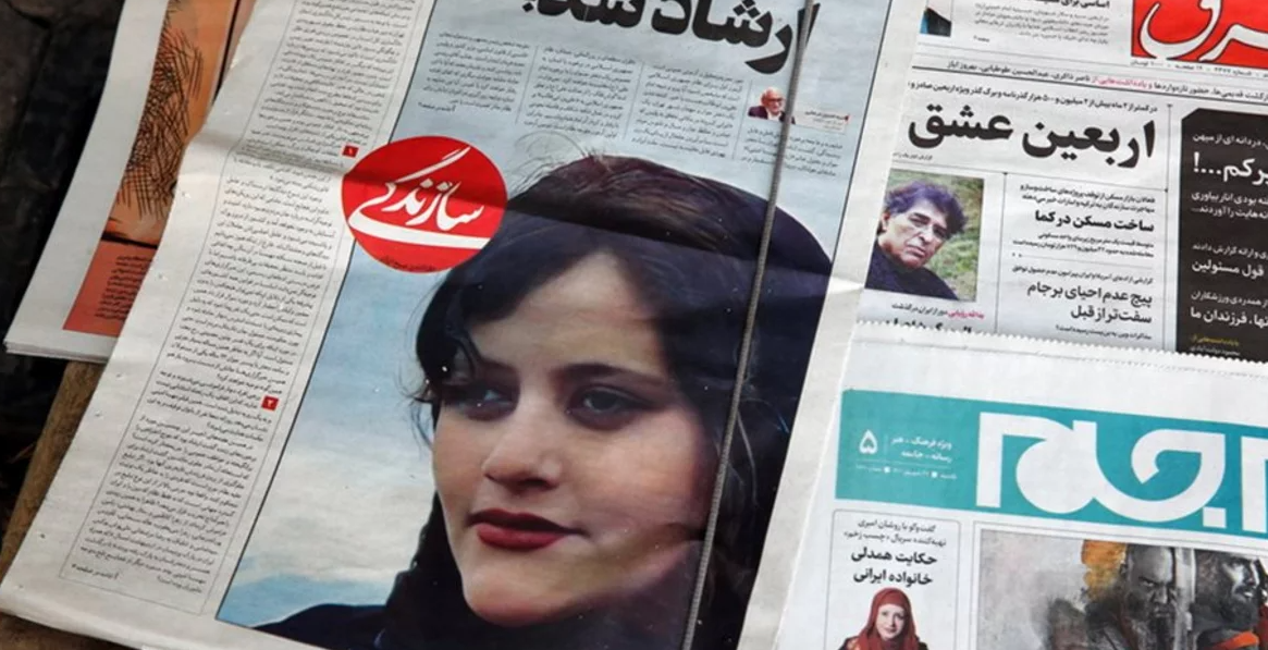Arrestohet gazetari që raportoi vdekjen e 22-vjeçares Mahsha Amini