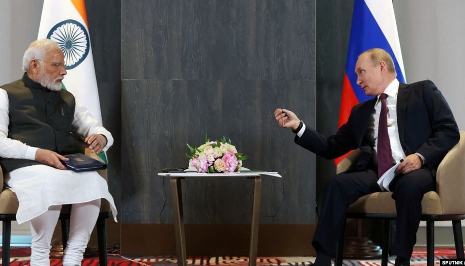 A do të izolohet Rusia? Rritet trysnia ushtarake e diplomatike ndaj Vladimir Putinin