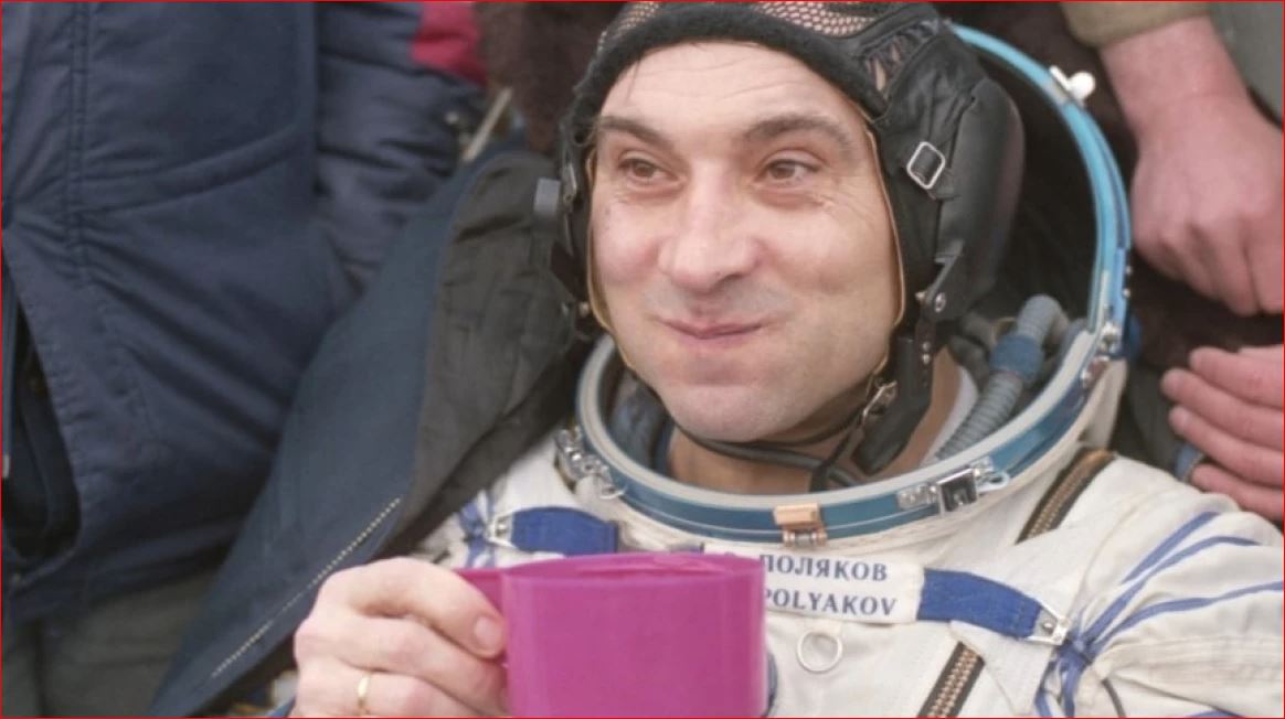 Vendosi rekord duke qëndruar 437 ditë në hapësirë, vdes kozmonauti rus
