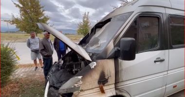 Digjet gjatë natës furgoni në Korçë