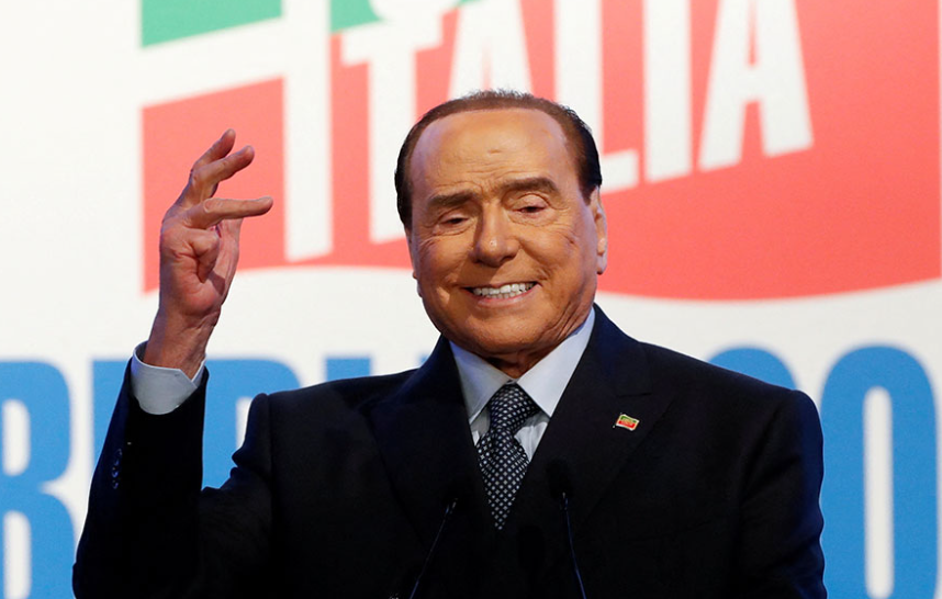 Berlusconi: “Së bashku me Merkelin mund të ndërmjetësoj për t’i dhënë fund luftës”