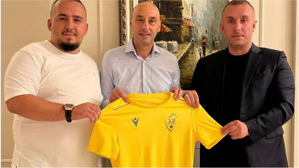 Ish-trajneri i Kukësit bëhet me skuadër të re, firmos në Arabinë Saudite