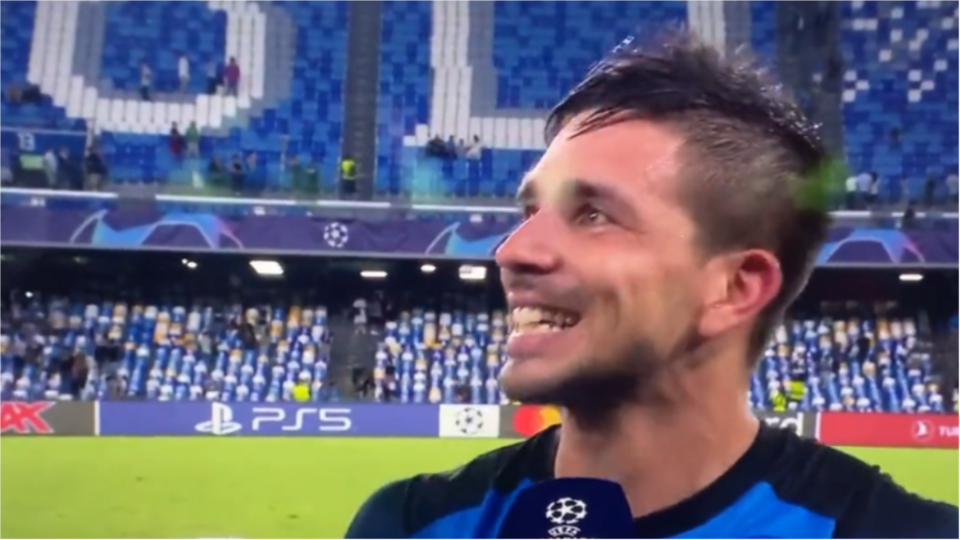 VIDEO/ Gjatë intervistës mësoi se skuadra e babit të tij fitoi, reagimi i veçantë i Giovani Simeone