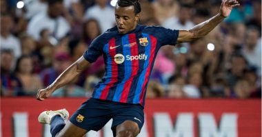 Për Barcelonën nuk është i paprekshëm, Chelsea vëzhgon nga afër mbrojtësin francez