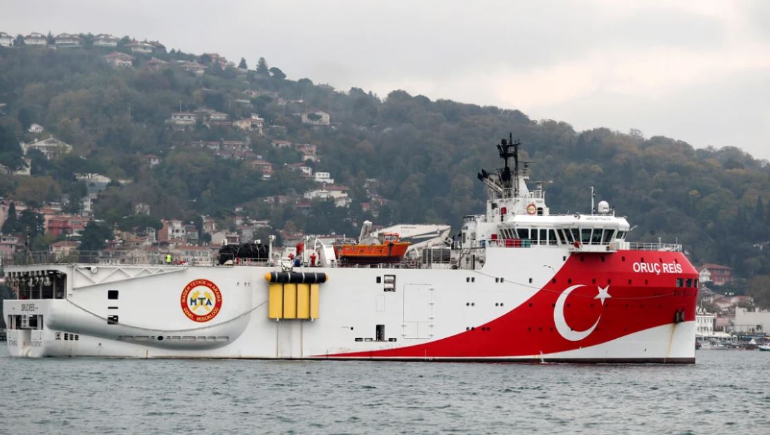 Erdogani nis anijen drejt ishujve grekë, Athina i kërkon ndihmë Francës: Mesdheu në prag të “shpërthimit”