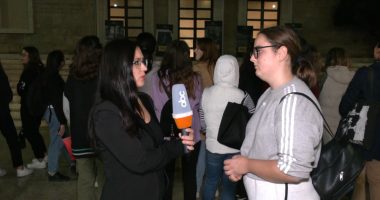 Protestë te Kryeministria, nxënësja e “Mehmet Akif”: U shokuam kur mësuam lajmin për mbylljen