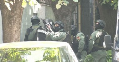 Çfarë dokumentesh asgjësuan stafi i ambasadës së Iranit? RENEA zbarkon në godinën ku qëndronin