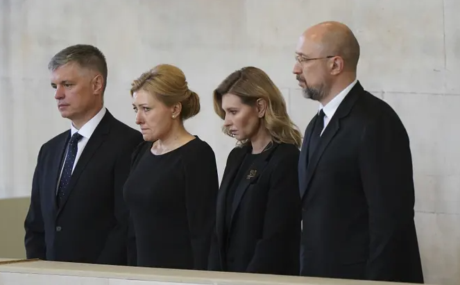 E pranishme në funeralin e Mbretëreshës, bashkëshortja e Zelenskyy-t: Një nder që përfaqësova ukrainasit