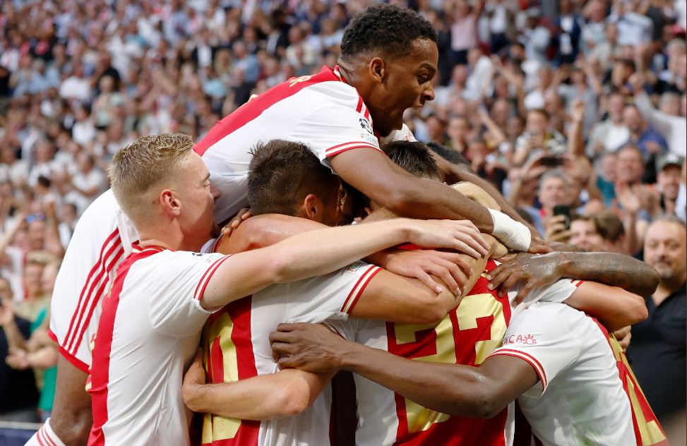 VIDEO/ Ajax pa mëshirë kundër Rangers, Sporting turpëron Eintrachtin