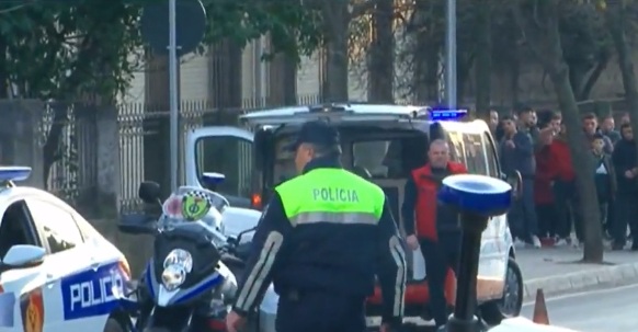 Autobusi përplas 39-vjeçarin në Tiranë, po lëvizte me biçikletë
