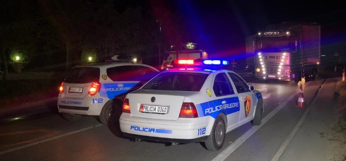 Aksident i katërfishtë në aksin Durrës-Kavajë, dy persona të lënduar